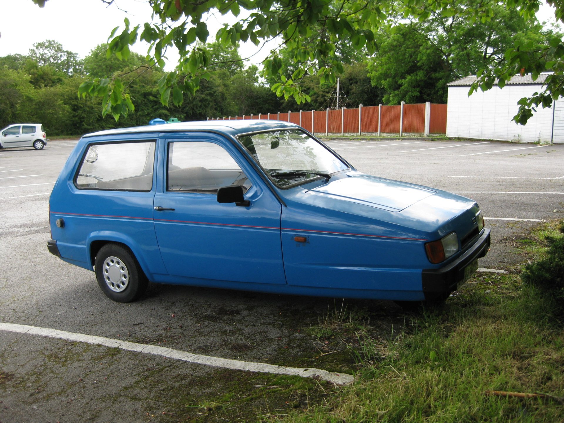 Reliant Robin