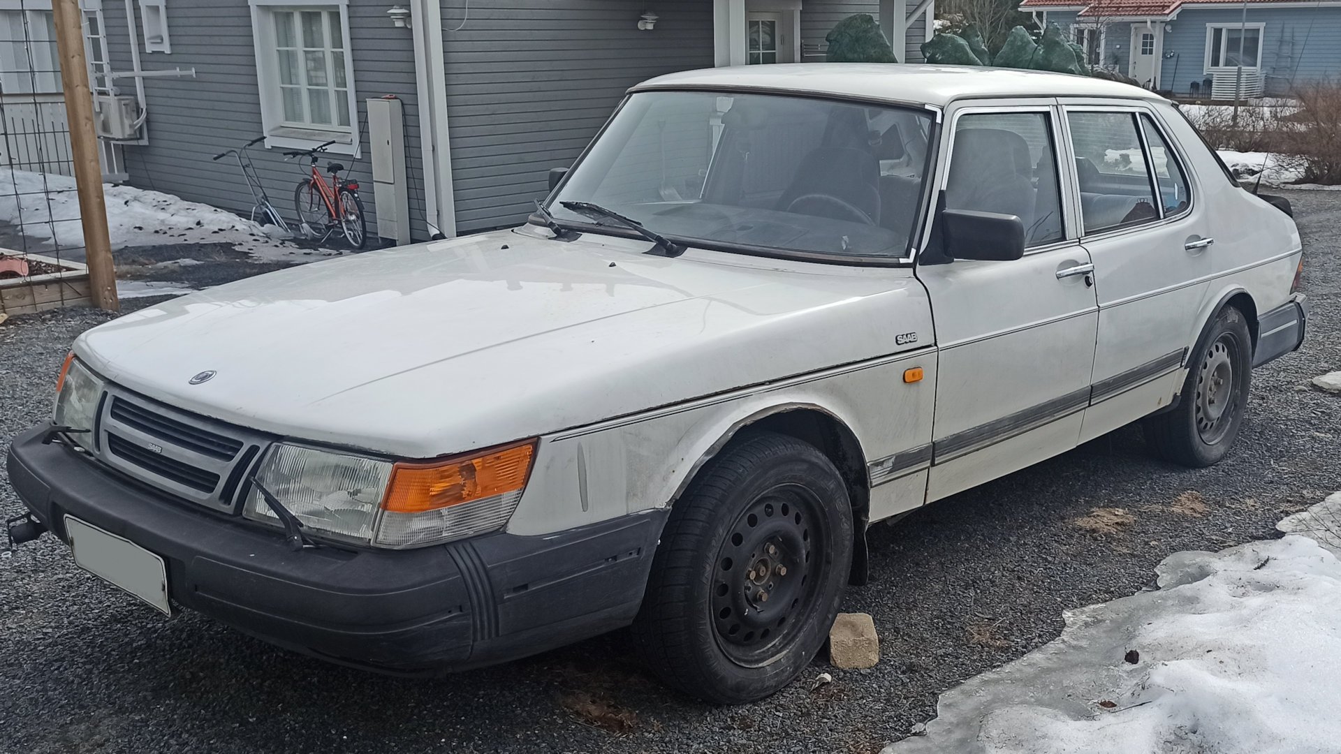 Saab 900