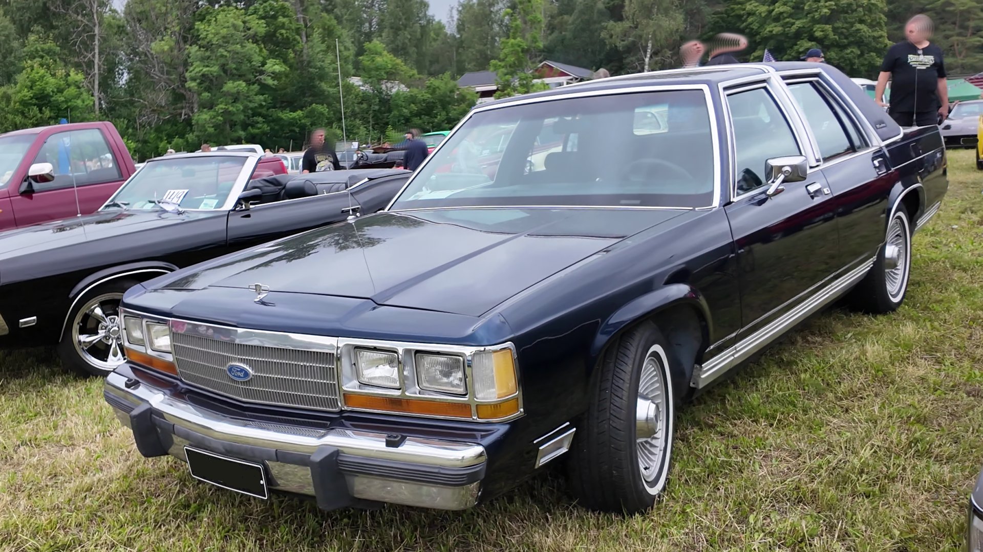 Ford LTD Crown Victoria