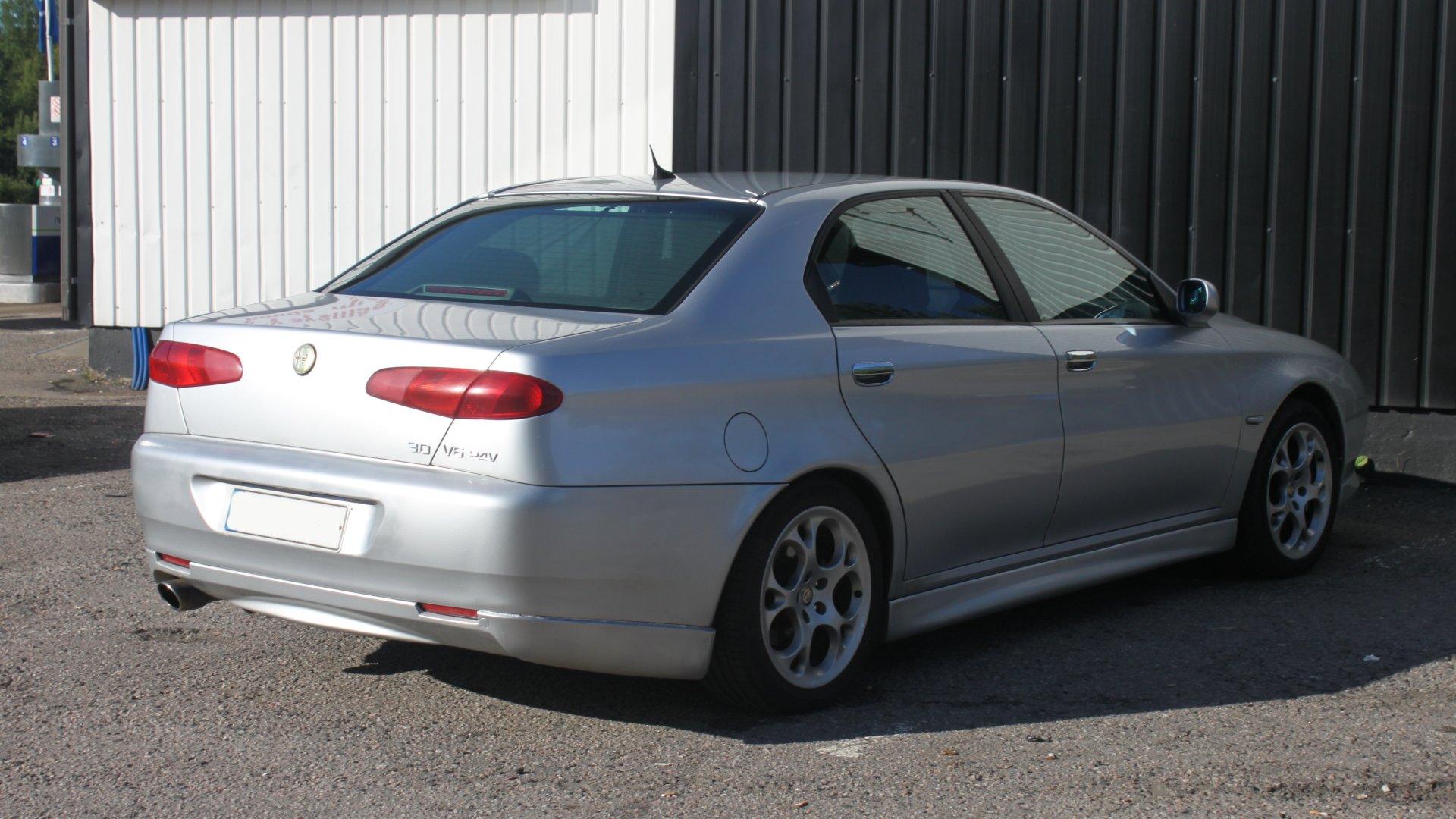 Alfa Romeo 166