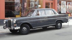 Mercedes-Benz 200